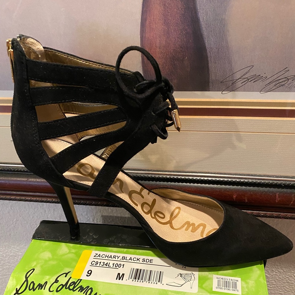 Black suede heels - Picture 1 of 12